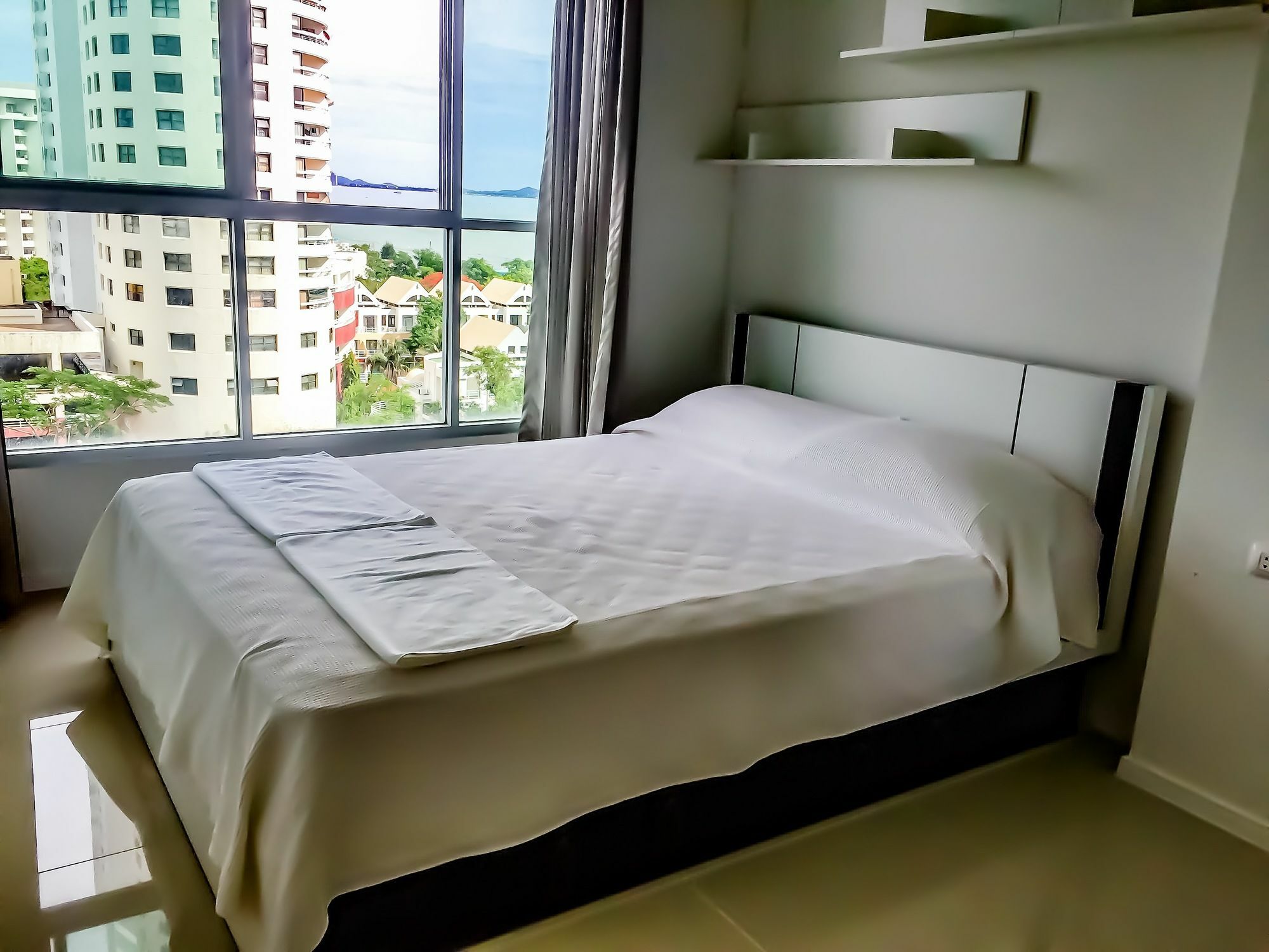 Lumpini Seaview Jomtien By Parikal Hotel Kültér fotó